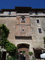 Chateau de Mauriac (16), Machicoulis